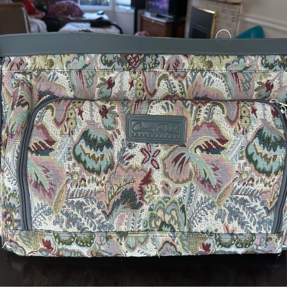 Incredible Tapestry Weekend Tote - Picture 2 of 8